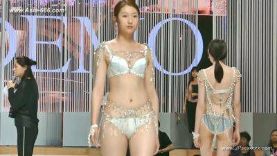 Chinese model in sexy lingerie show.19 - hclips.com - China